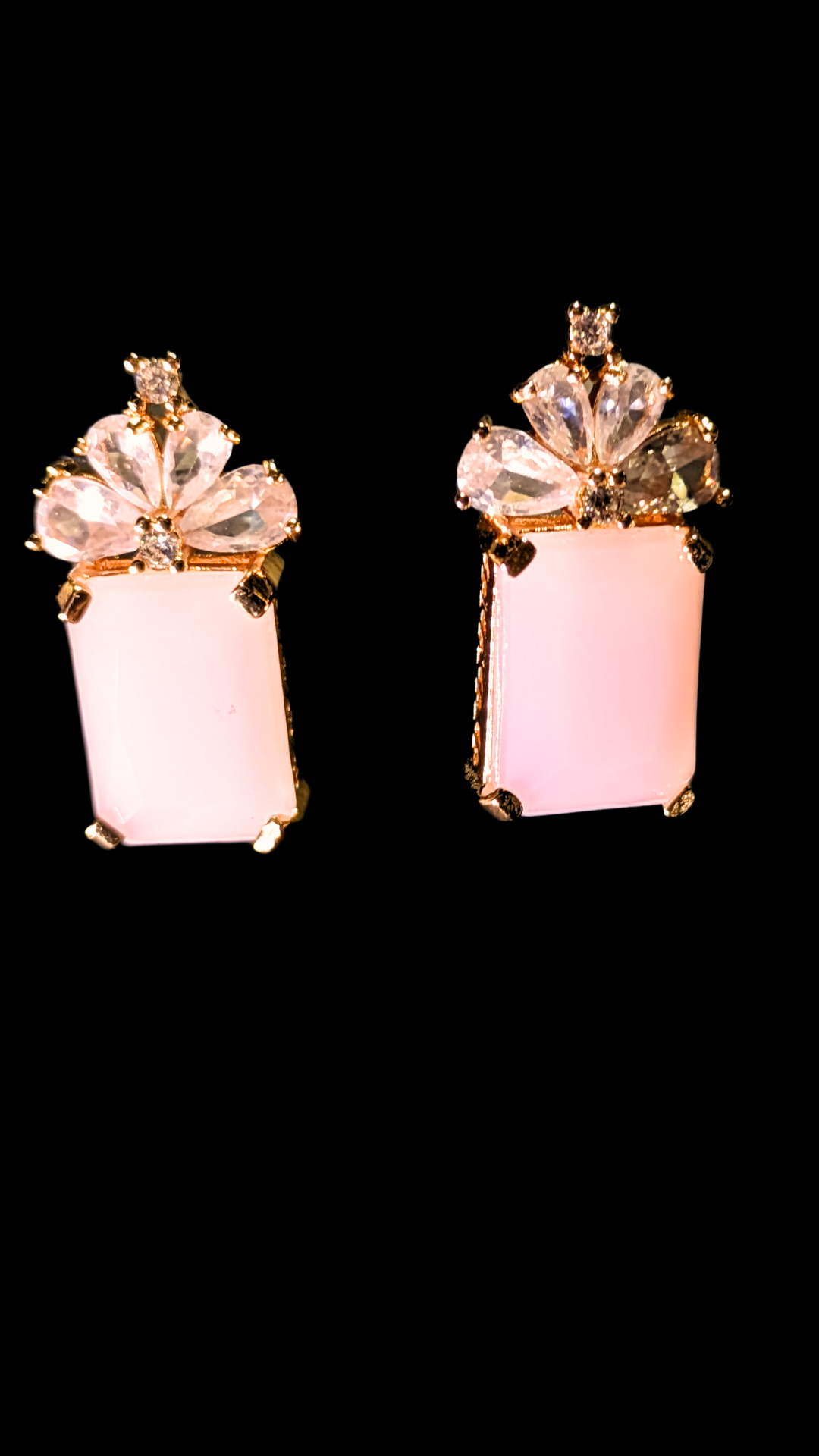 Durr-e-Aqeeq_earrings_Blush_Pink_Pink_mockup
